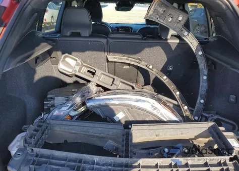 2022 Volvo Xc40 T5 R-Design z USA, uszkodzony, nr VIN YV4162UM9N2789527